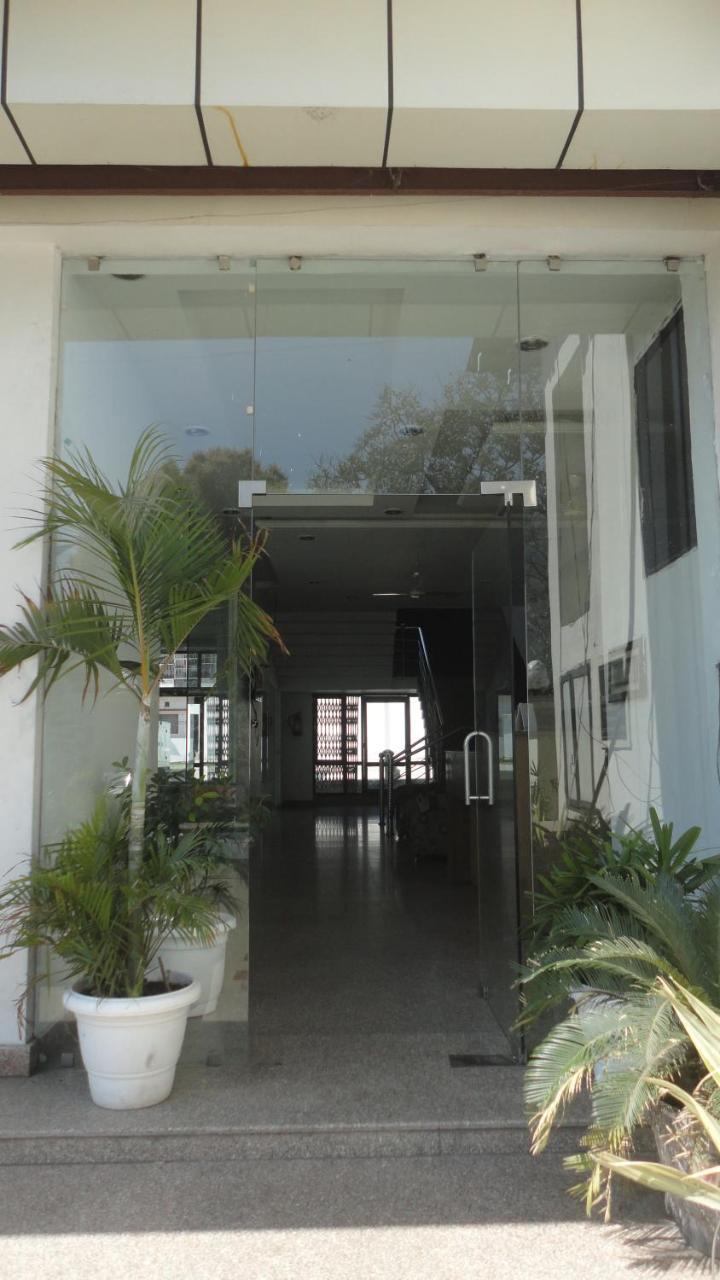 Hotel Satyartha Kathgodam Luaran gambar